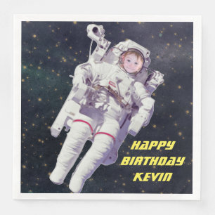 Jetables Ajoutez les serviettes d'anniversaire de l'espace