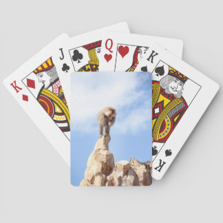 Jeu De Cartes Babouin majestueux sur un sommet de montagne