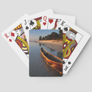 Jeu De Cartes Bateaux en bois sur la plage de Tondooni