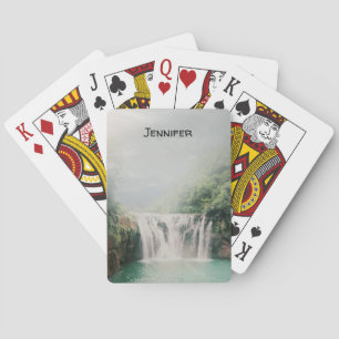 Jeu De Cartes Belle cascade dans une forêt de montagne