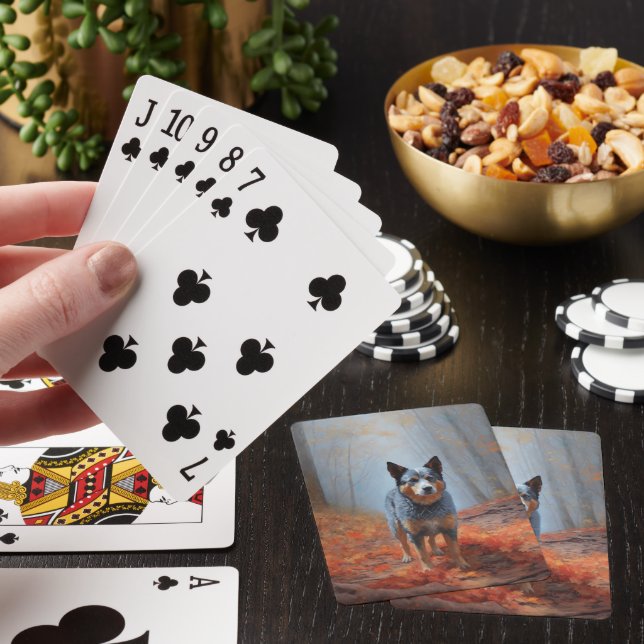 Jeu De Cartes Blue Heeler dans les feuilles d'automne automne au (In Situ)
