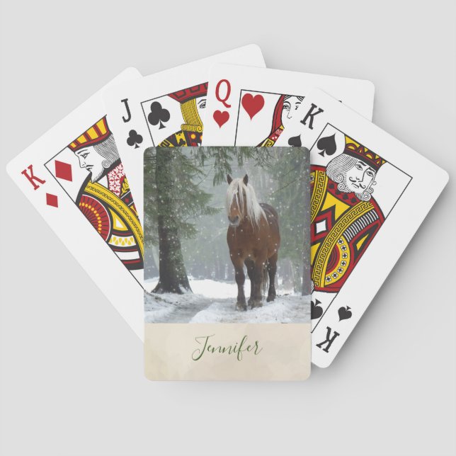Jeu De Cartes Cheval Brown dans une forêt d'hiver avec chute de  (dos)