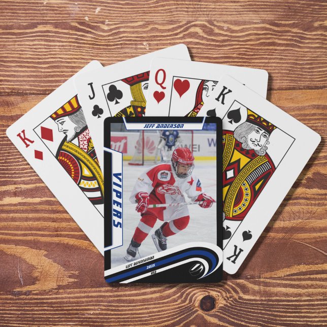 Jeu De Cartes Joueur De Hockey Sur Glace Maintenir Sur Bleu Libr (Capture ice hockey memories with dynamic blue playing cards. Perfect souvenir or gift idea!)