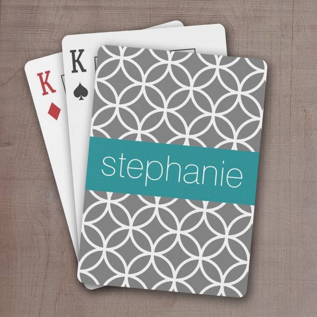 Jeu De Cartes Nom personnalisé du Motif géométrique gris et blan (Add a name or monogram to these personalized playing cards.)