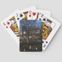 Nuit d'Amsterdam sur le canal en Hollande