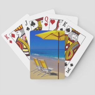 Jeu De Cartes Parapluie de plage jaune et chaises impeccables