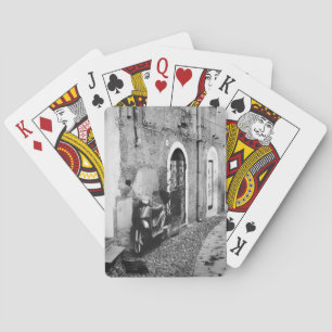 Jeu De Cartes Scooter dans une rue en Italie en noir et blanc