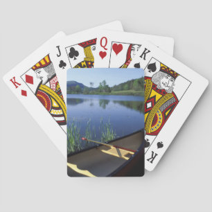 Jeu De Cartes Un canoë repose sur la rive du Little Long Pond