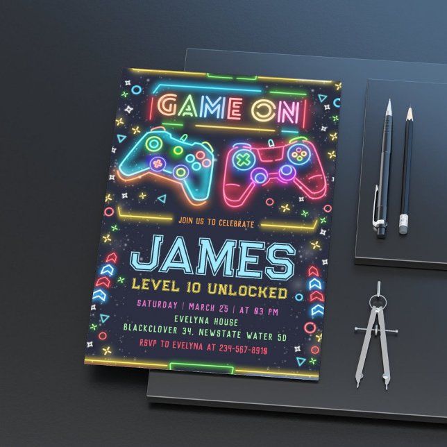 Jeux sur lueur Invitation fête d'anniversaire (Games on Glow Birthday Party Invitation)