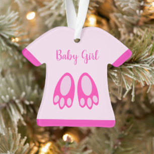 Joli bébé fille aux pieds de lapin rose pour le pr