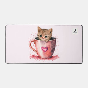 Joli Chaton dans une Tasse à Thé avec Monogramme d