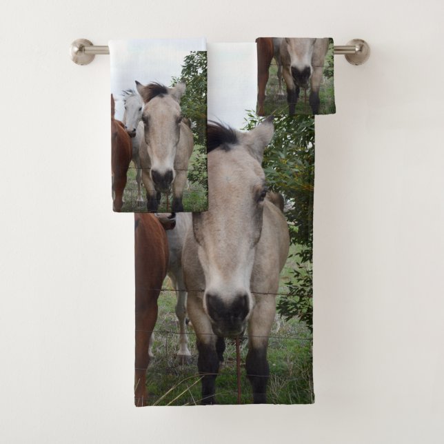 Joli Cheval Troubles, Serviette De Bain (En situation)