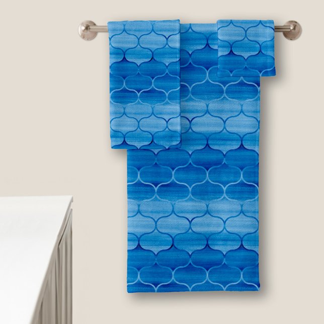 Joli ensemble de serviettes de Motif d'oignon bleu (Lovely Blue Watercolor Ogee Pattern Towel Set in situ)