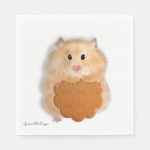 Joli hamster avec une serviette en papier biscuit.