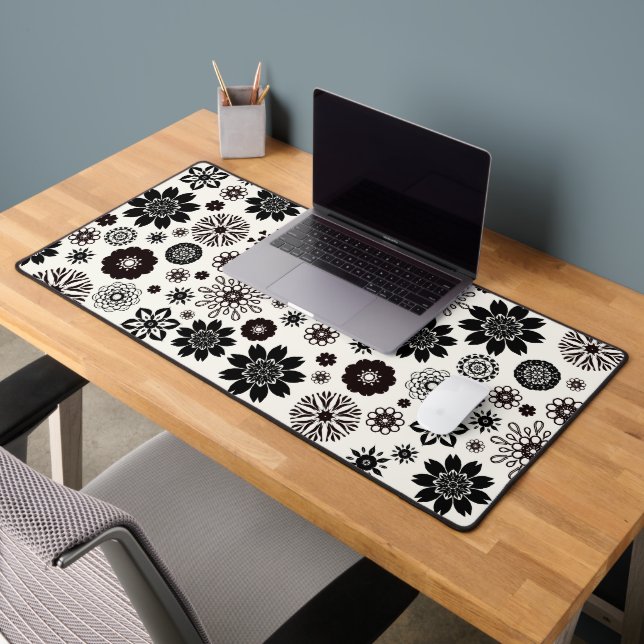 Joli jeu moderne noir et blanc motif floral (Bureau 2)
