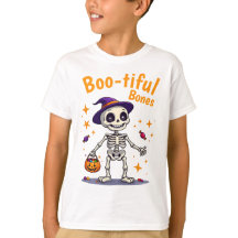 Joli squelette d'halloween avec des t-shirts de bo