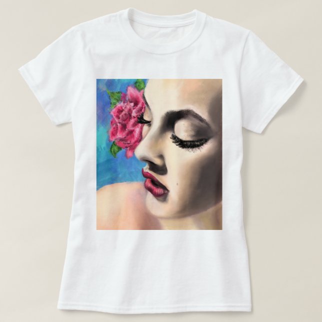 Jolie femme avec T-shirt Rose (Design devant)