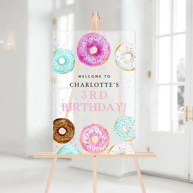 Jolie fête d'anniversaire sur le thème des Donuts  (Cute Donut Themed Birthday Party Welcome Acrylic Sign
#donutbirthday
#donutthemedparty
)