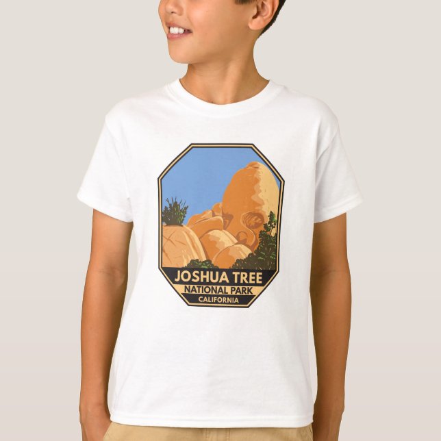 Joshua Tree National Park Skull Rock California   T-Shirt (Front)