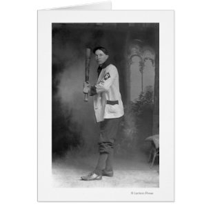 Joueur de baseball tenant Bat