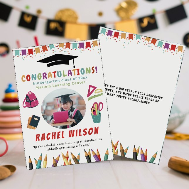Joueuse Colorful Kindergarten Graduation carte pla (Créateur téléchargé)