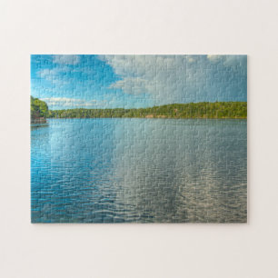 Journée ensoleillée sur le puzzle du lac Pleasas