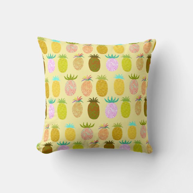 Juicy Pineapple Pattern Throw Pillow (Front)