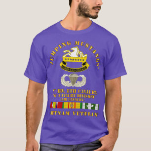 Jumping Mustangs w DUI ABN Basic 1st Bn 8th Cav w T-Shirt