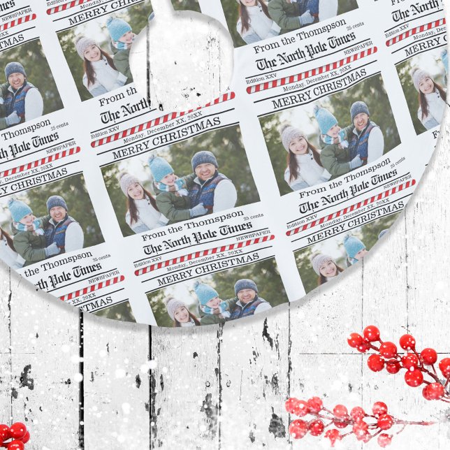 Jupon De Sapin En Polyester Brossé Christmas mignon photo Whimsical Newspaper Motif (Cute Christmas newspaper typography photo design tree skirt.)