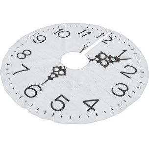 Jupon De Sapin En Polyester Brossé Horloge Face Sur Bois Blanchi