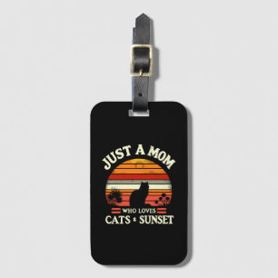 Just a mom who loves cats luggage tag
