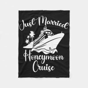 Just Married 2023 Wedding Ring Matching Tee Honeym Fleece Blanket
