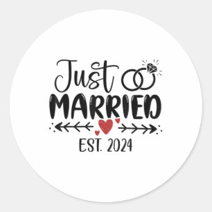 Just Married 2024 Couple Newlywed Bride And Groom  Classic Round Sticker