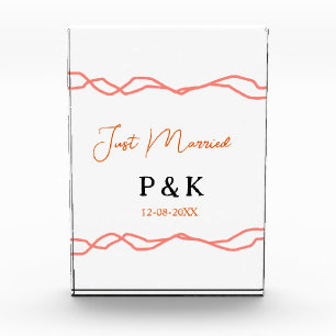 Just married add couple name date red vintagborder photo block