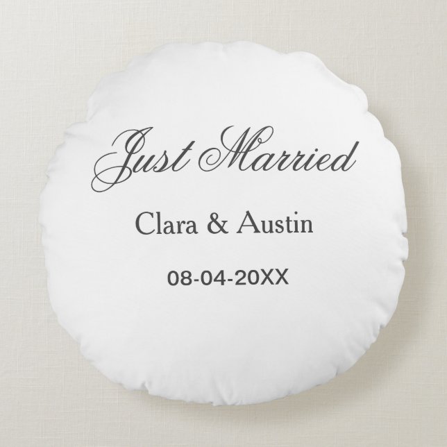Just Married add couple name date year wedding sim Round Pillow (Front)