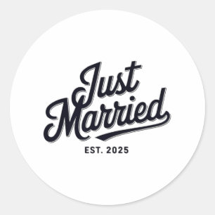 Just Married Est 2025 Wedding Wife Mr &amp; Mrs Br Classic Round Sticker