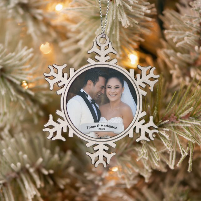 Just Married First Christmas Keepsake Snowflake Pewter Christmas Ornament (Tree)