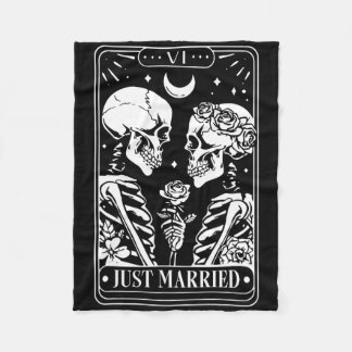 Just Married The Lovers Skeleton Couple Matching H Fleece Blanket