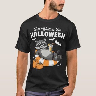 Just Waiting For Halloween Cute Lazy Raccoon Hallo T-Shirt