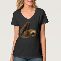 Juste accrochant autour du T-shirt de paresse