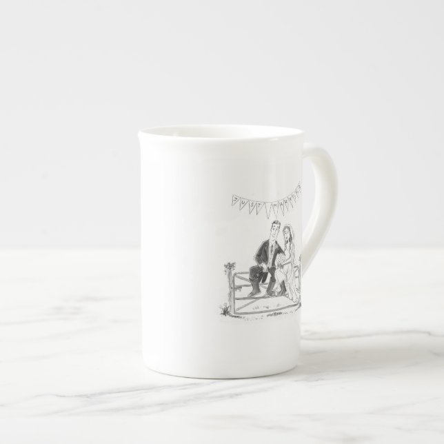Juste marié cultivant la tasse (Devant droit)