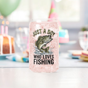 Juste un garçon qui aime la pêche au bar