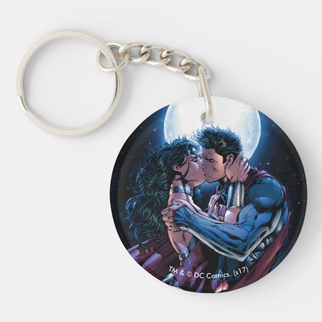 Justice League #12 Wonder Woman & Superman Kiss Keychain (Front)