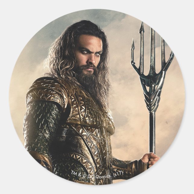 Justice League | Aquaman On Battlefield Classic Round Sticker (Front)