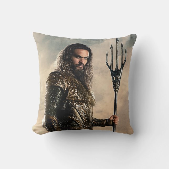 Justice League | Aquaman On Battlefield Throw Pillow (Front)