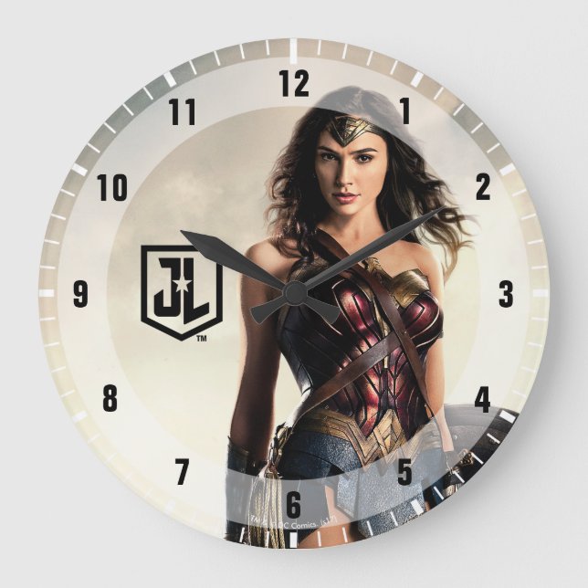 Justice League | Wonder Woman On Battlefield Large Clock (Front)