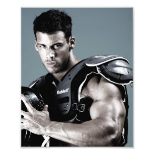 Justin Woltering Football Pose Photo - 8 x10