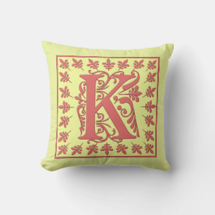 K COUSSIN INITIAL - rose K sur Arrière - plan JAUN