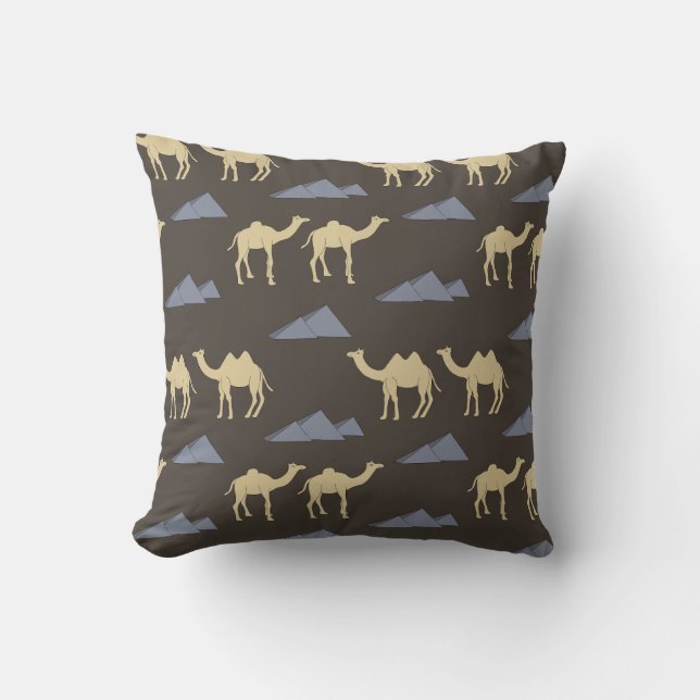 Kamelmuster mit blauen Pyramiden Throw Pillow (Front)