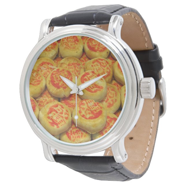 Kanom Pia ขนมเปี๊ยะ ~ Asian Sweets Desserts Food Watch (Angled)